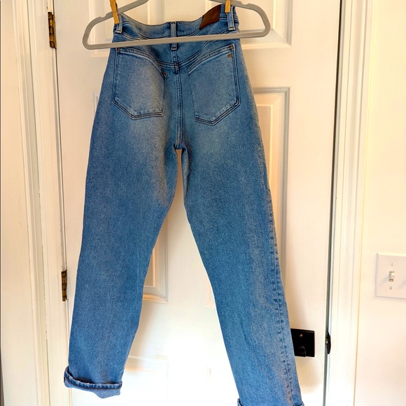 Madewell Roadtripper Slim Boyjeans in Aylesbury Wash - Picture 6 of 6